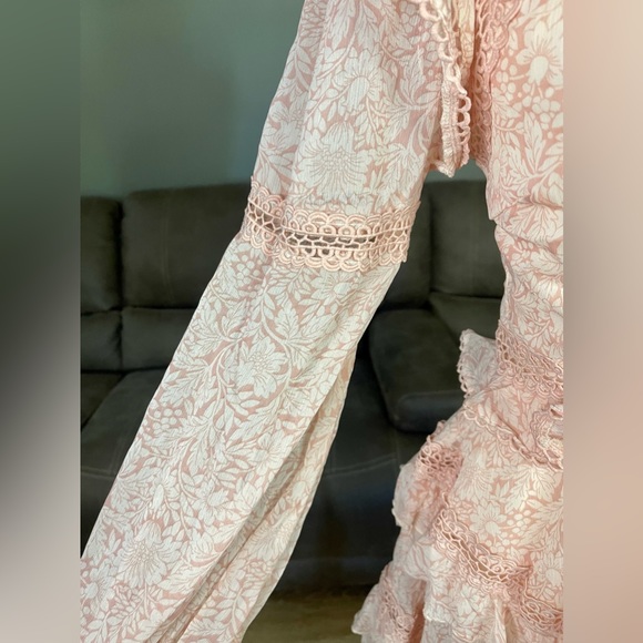 GORGEOUS NWT Floral Tiered Ruffle Dress Vici Exclusive x Fate Sz M Medium - Picture 13 of 14